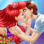 Ariel And Prince Underwater Kissing